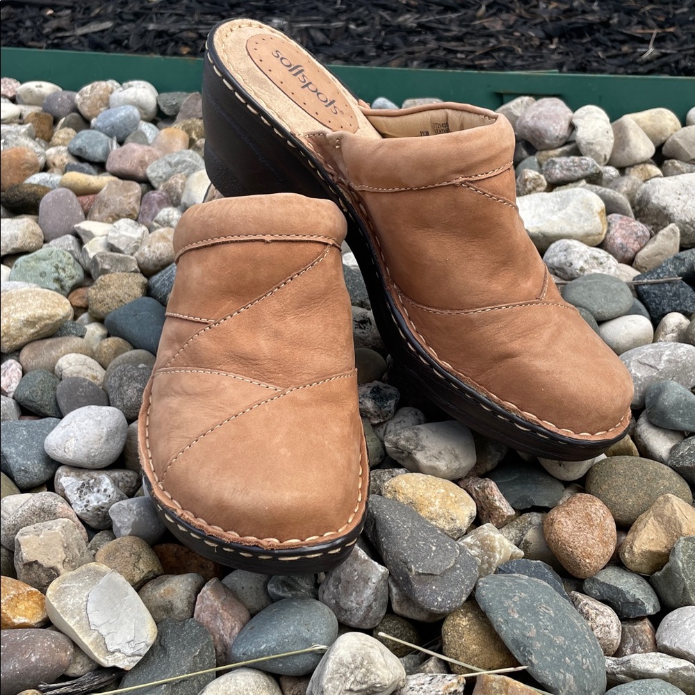 Softspots Women's Tan Suede‎ Leather Mules